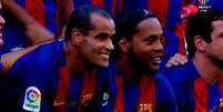 Rivaldo e Ronaldinho Gaúcho fazem parte do elenco de "lendas" do Barcelona (Foto: Reprodução / Youtube)  Foto: LANCE!