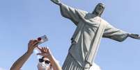 Cidades do Rio de Janeiro e São Paulo já têm casos confirmados de transmissão comunitária  Foto: EPA / BBC News Brasil