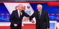 Pré-candidatos presidenciais democratas dos EUA Bernie Sanders e Joe Biden durante debate televisionado
15/03/2020
REUTERS/Kevin Lamarque  Foto: Reuters