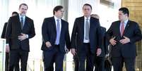 Da esquerda para direita, Toffoli, Maia, Bolsonaro e Alcolumbre
28/05/2019
Marcos Correa/Presidência da República/Divulgação via REUTERS  Foto: Reuters