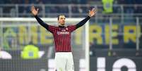 Ibrahimovic atualmente defende as cores do Milan, da Itália  Foto: Daniele Mascolo / Reuters