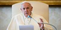 Papa Francisco durante audiência transmitida pela internet de dentro do Vaticano
18/03/3030
Mídia do Vaticano/Divulgação via REUTERS  Foto: Reuters