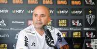 Sampaoli deve ganhar mais reforços, mas só depois que a pandemia do coronavírus no Brasil se estabilizar-(Bruno cantini/Atlético-MG)  Foto: Lance!