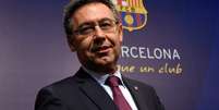 Bartomeu está com dificuldades em negociar com elenco culé (Foto: Lluis Gene / AFP)  Foto: LANCE!