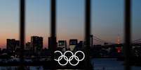 Anéis olímpicos no Odaiba Marine Park, em Tóquio
25/03/2020
REUTERS/Issei Kato  Foto: Reuters