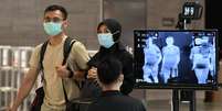 Os controles para a detecção da covid-19 em Cingapura começaram no aeroporto  Foto: Getty Images / BBC News Brasil
