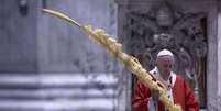Papa abrindo celebrações da Semana Santa em Basílica de São Pedro vazia.  Foto: Reuters