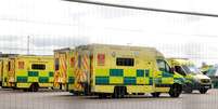 Ambulânias são vistas dolado de fora de hospital temporário em Londres
06/04/2020
REUTERS/Matthew Childs  Foto: Reuters