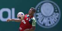 Rony trabalhou apenas 19 dias com novos companheiros antes da pausa do futebol (Agência Palmeiras/Divulgação)  Foto: Lance!