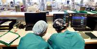 Funcionários de hospital em unidade de terapia intensiva em Varese, na Itália
09/04/2020
REUTERS/Flavio Lo Scalzo  Foto: Reuters
