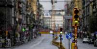 Rua de Nápoles vazia devido a isolamento imposto por coronavírus  Foto: ANSA / Ansa - Brasil