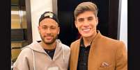 Tiago Ramos conheceu Neymar em após jogo do Paris Saint-Germain  Foto: Instagram, Stories Tiago Ramos / PurePeople