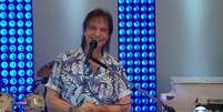 Roberto durante live em seu est&uacute;dio&nbsp;  Foto: Globo/divulga&ccedil;&atilde;o / Estad&atilde;o Conte&uacute;do