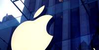 Logo da Apple em frente &agrave; Apple store em Manhattan, Nova York
16/10/2019
REUTERS/Mike Segar  Foto: Reuters