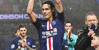 Cavani é um dos nomes que promete agitar o mercado de transferências na Europa (Divulgação: twitter PSG)  Foto: LANCE!