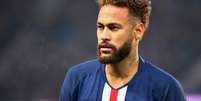 Neymar foi eleito para a seleção do Campeonato Francês pela "France Football" (Foto: BERTRAND GUAY / AFP)  Foto: LANCE!