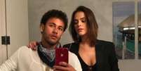 Bruna Marquezine e Neymar - Um dos casais mais &lsquo;shippados&rsquo; dos &uacute;ltimos tempos, com idas e vindas, Bruna e Neymar n&atilde;o demonstraram publicamente se romperam brigados ou de maneira amig&aacute;vel. O fato &eacute; que, apesar disso, ambos n&atilde;o fazem quest&atilde;o de esconder likes que trocam pelas redes sociais. Os f&atilde;s sempre se perguntam: &ldquo;&Eacute; namoro ou amizade?&rdquo;.  Foto: Instagram/@neymarjr / Estad&atilde;o
