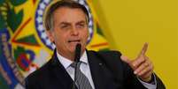 Bolsonaro critica governadores por descumprirem decreto que amplia serviços essenciais  Foto: Reuters / BBC News Brasil