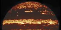 Foram necess&aacute;rias centenas de exposi&ccedil;&otilde;es para criar esse n&iacute;tido mosaico de imagens infravermelhas de J&uacute;piter  Foto: Gemini Observatory/M.H.Wong et al / BBC News Brasil