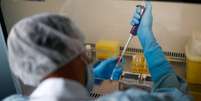 Mais de 100 vacinas em potencial estão sendo desenvolvidas  Foto: Reuters / BBC News Brasil
