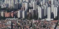 Vista aérea de região da periferia São Paulo. 2/4/2020.  REUTERS/Amanda Perobelli  Foto: Reuters
