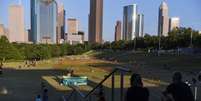 Pessoas em parque de Houston após afrouxamento de medidas de quarentena do coronavírus
04/04/2020
REUTERS/Callaghan O'Hare  Foto: Reuters