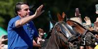 Bolsonaro monta num cavalo durante ato a favor do governo em Brasília
 31/5/2020 REUTERS/Ueslei Marcelino  Foto: Reuters