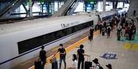 Pessoas com máscara de proteção na estação ferroviária de Wuhan, na China
17/05/2020 REUTERS/Aly Song  Foto: Reuters