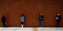 Pessoas em fila para pedido de auxílio-desemprego em Fort Smith, Arkansas (EUA) 
06/04/2020
REUTERS/Nick Oxford  Foto: Reuters