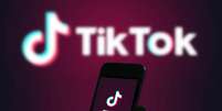 Memes, coreografias elaboradas ao som de funk e quizzes: está tudo liberado para os candidatos que se lançaram no TikTok  Foto: Reuters