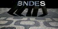 Logo do BNDES em frente &agrave; sede do banco no Rio de Janeiro (RJ) 
06/09/2017
REUTERS/Pilar Olivares  Foto: Reuters
