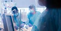 Paciente passou seis semanas na UTI especializada em covid-19 no hospital  Foto: Northwestern Medicine / BBC News Brasil