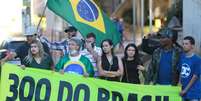 Grupo de manifestantes chamado de '300 do Brasil'  Foto: Cláudio Marques / Futura Press