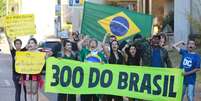 Grupo os 300 do Brasil  Foto: Claudio Marques / Futura Press