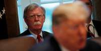 Então conselheiro de segurança nacional dos EUA, John Bolton, observa presidente dos EUA, Donald Trump
12/02/2019
REUTERS/Carlos Barria  Foto: Reuters