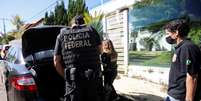 Agentes da Polícia Federal durante operação em Brasília
27/05/2020 REUTERS/Adriano Machado  Foto: Reuters