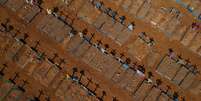 Imagem aérea de cemitério em Manaus
15/06/2020
REUTERS/Bruno Kelly  Foto: Reuters
