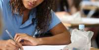 Alardeado por Weintraub como o 'melhor Enem de todos os tempos', o Exame Nacional do Ensino Médio de 2019 recebeu uma avalanche de contestações de estudantes  Foto: PA Media / BBC News Brasil