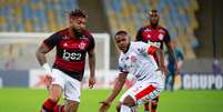 Gabigol tenta a jogada contra o Bangu em jogo pelo Campeonato Carioca  Foto: Alexandre Vidal/Flamengo