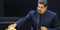 O governo de Nicolás Maduro deu prioridade ao ouro com a queda do petróleo  Foto: Reuters / BBC News Brasil