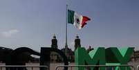 Bandeira do México hasteada na capital
13/04/2020
REUTERS/Henry Romero  Foto: Reuters