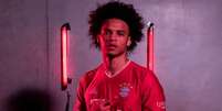 Sané com a camisa do Bayern de Munique. Anúncio da contratação está próximo (Foto: Reprodução / Twitter)  Foto: LANCE!