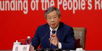 Presidente do Banco do Povo da China (PBOC), Yi Gang, participa de coletiva de imprensa sobre o desenvolvimento econ&ocirc;mico da China antes do 70&ordm; anivers&aacute;rio da funda&ccedil;&atilde;o da Rep&uacute;blica Popular da China, em Pequim, em 24 de setembro de 2019. REUTERS/Florence Lo  Foto: Reuters