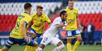 Neymar marcou um gol na vitória do PSG - Foto: Anne-Christine POUJOULAT / AFP  Foto: Lance!