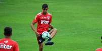 Fasson fez um jogo pelo profissional do São Paulo (Foto: Divulgação/São Paulo)  Foto: Gazeta Esportiva