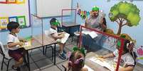 Volta às aulas em Manaus tem máscaras, barreira acrílica e rodízio de alunos  Foto: Divulgação/Meu Caminho / Estadão