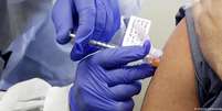 Em todo o mundo, 160 iniciativas buscam uma forma de imunização eficiente contra o novo coronavírus  Foto: DW / Deutsche Welle