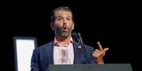 Donald Trump Jr. fala a jovens que aguardam discurso do pai, o presidente dos EUA, Donald Trump
23/06/2020
REUTERS/Carlos Barria  Foto: Reuters