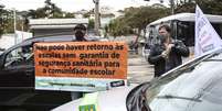 Professores do Estado de São Paulo (APEOESP) organizam uma carreata em defesa da vida contra a volta às aulas   Foto: Newton Menezes / Futura Press
