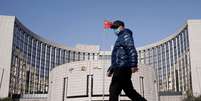 Sede do Banco do Povo da China, em Pequim 
03/02/2020
REUTERS/Jason Lee  Foto: Reuters